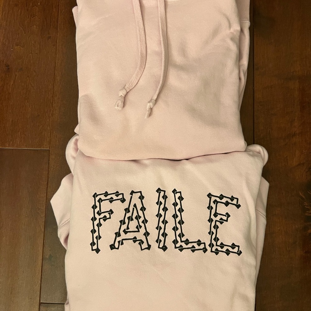 UNIQLO x FAILE Urban Walls Soft Sweatshirt XL & Blank Pink Hoodie L Lot of 2